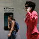 Illustration for article titled Women Love Them Some iPhone... And It's Not Even Pink
